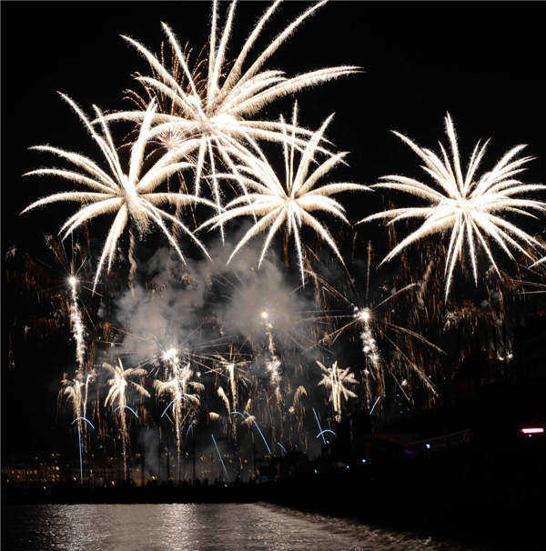 Festival fireworks displayed in Geneva