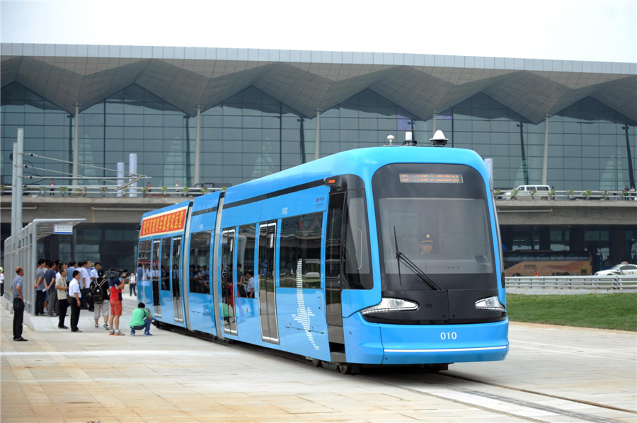China's 1st modern tram network begins trial run