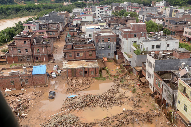 9 killed in south China floods