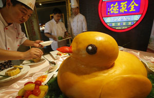 Giant Rubber Duck comes to life in Beijing