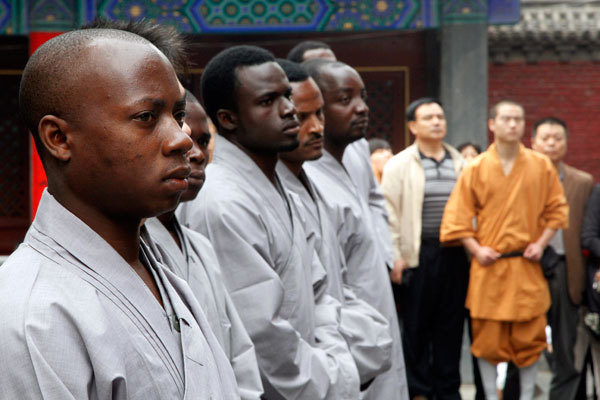 Africans learn kung fu at Shaolin Temple