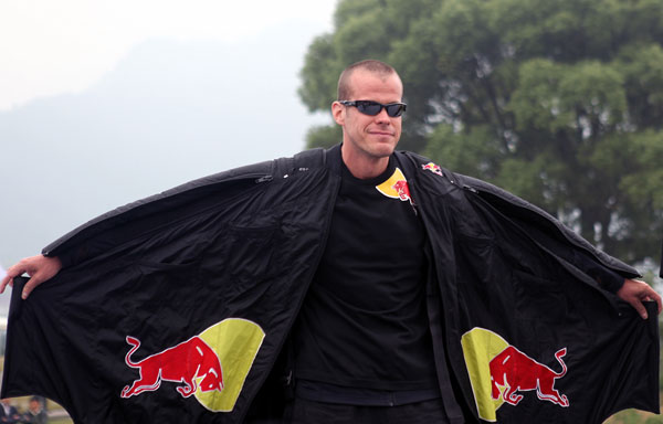 American batman soars through Chinese mountain