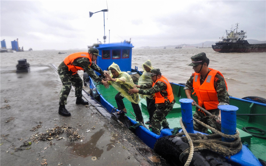 Typhoon Fitow pounds Zhejiang province