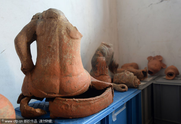 Rare wares from Han Dynasty grave