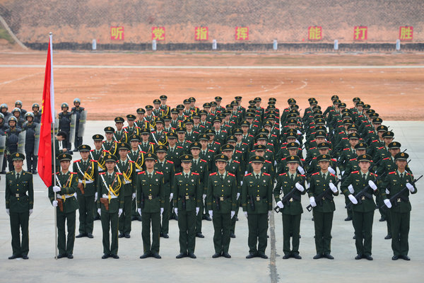 Hunan armed police stage anti-terror drill