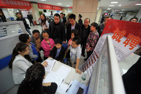 Job fair for little people in SW China city