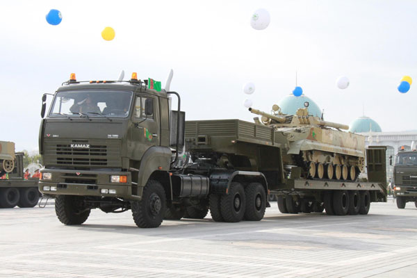 Turkmenistan marks independence with parade