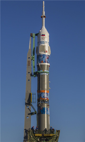 Soyuz Olympic spacecraft set on launch pad