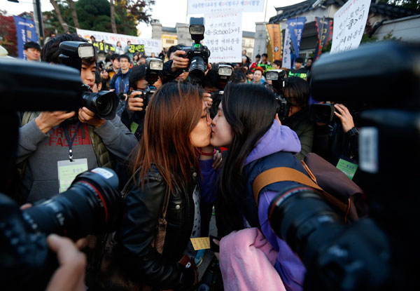 College entrance examinations kick off in S Korea