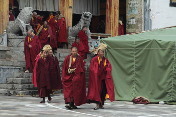 Life of monks at Dongrup Ling Monastery