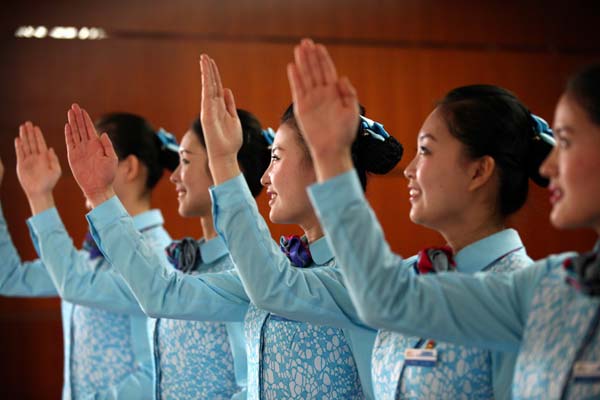 Service seminar for E China train attendants