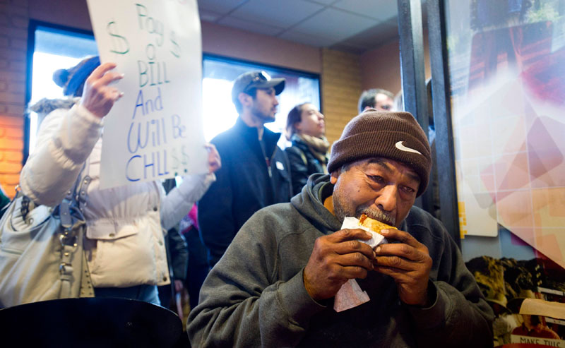 US fast-food workers demand higher wages