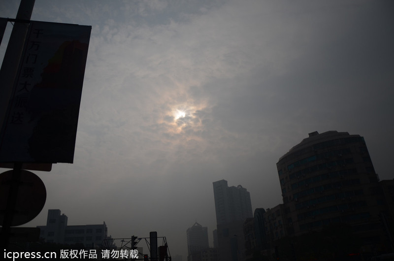 Potent pollution hits 104 Chinese cities