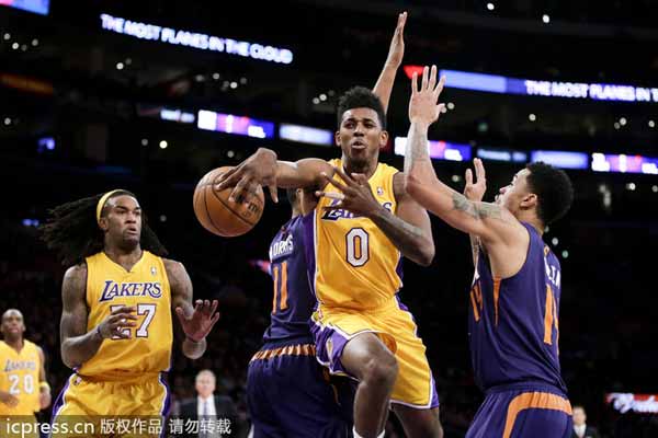 Lakers lose, again, after Kobe's return