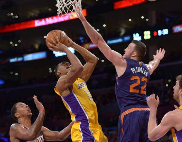 Lakers lose, again, after Kobe's return