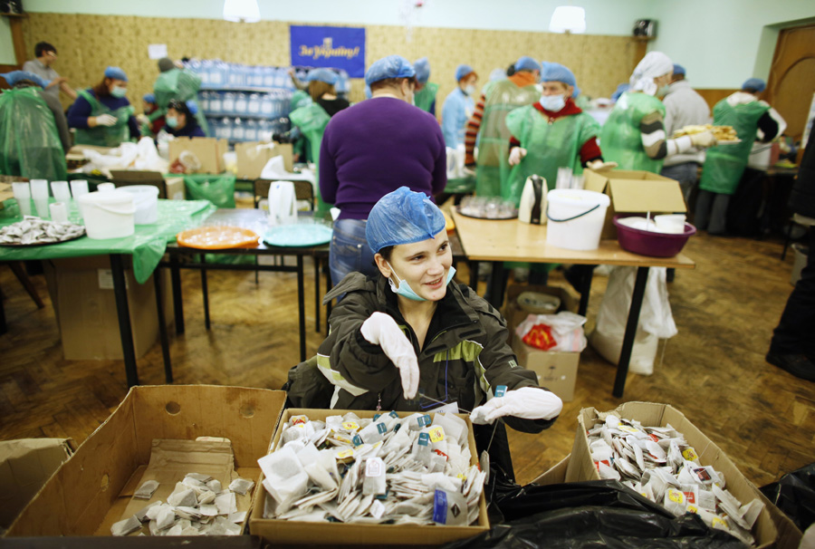 Volunteers assist Kiev protestors