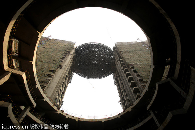 Ellipsoid structure links hotel in Wuhan