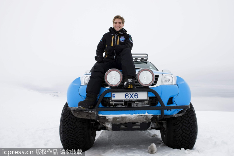 Teen becomes world's fastest to reach South Pole