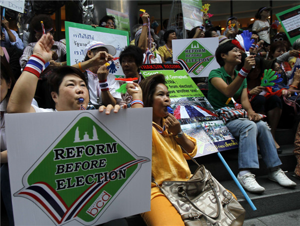 Protesters march to support Bangkok 'shutdown'