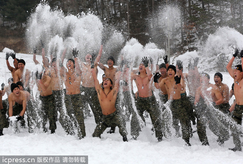 S. Korean soldiers train in the snow