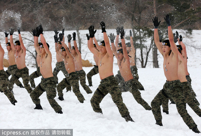 S. Korean soldiers train in the snow