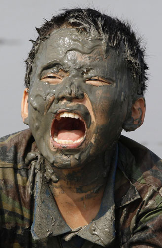 S. Korean soldiers train in the snow