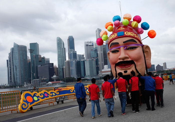 Statue made to welcome New Year in Singapore