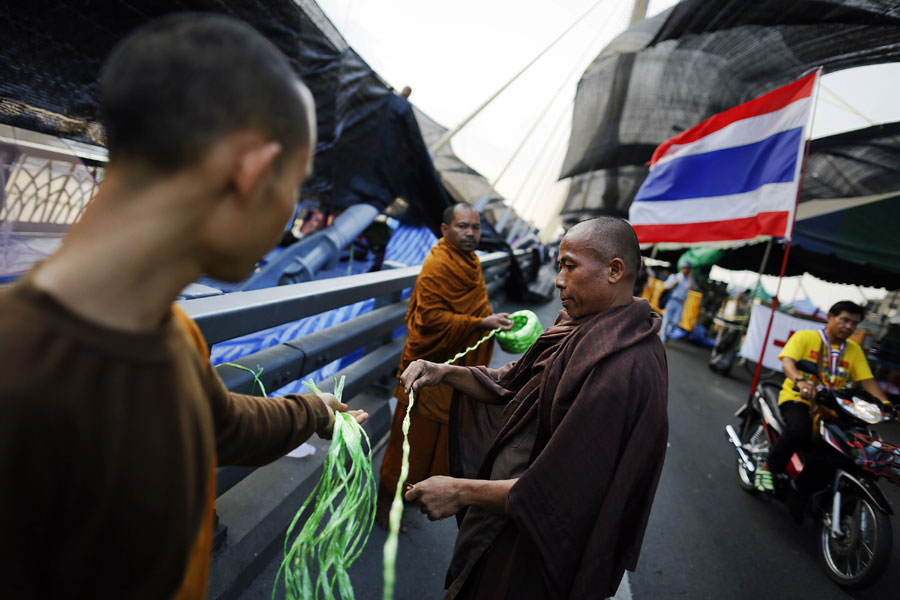 Bangkok shutdown continues