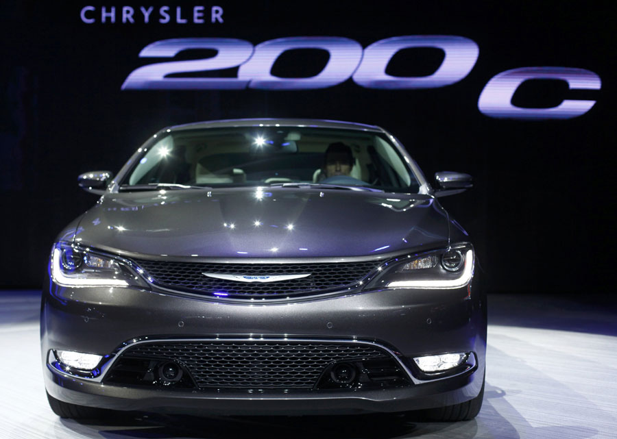 Detroit auto show features fuel-efficient cars