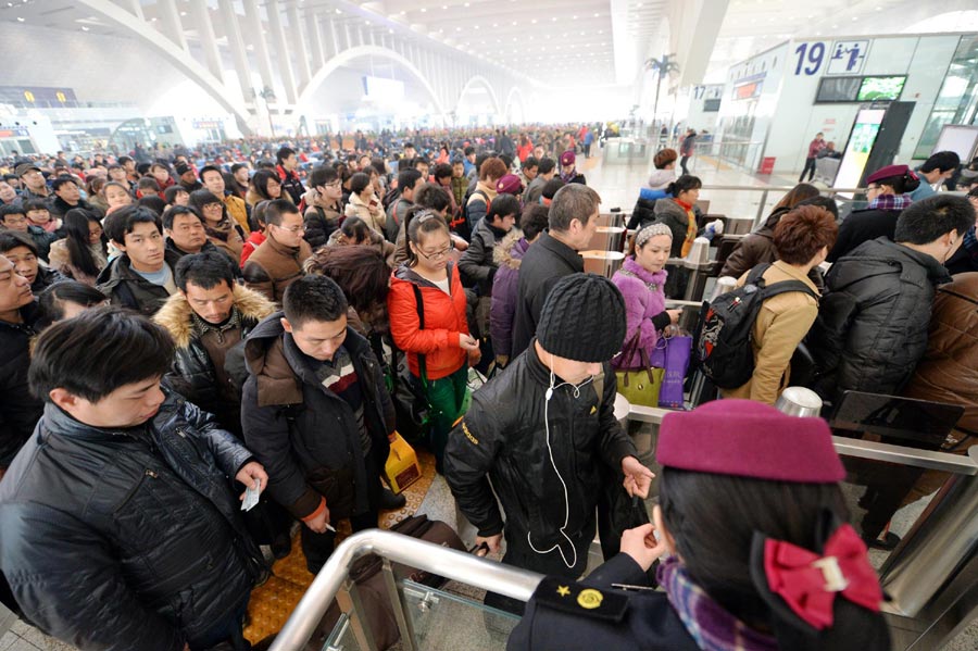 Spring Festival travel rush begins