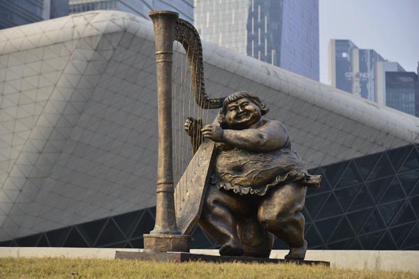 'Chubby Women' sculptures displayed in Guangzhou