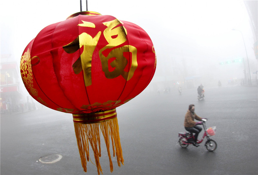 Fog dims Spring Festival for some