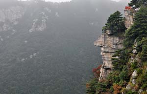 Lushan Mountain in white