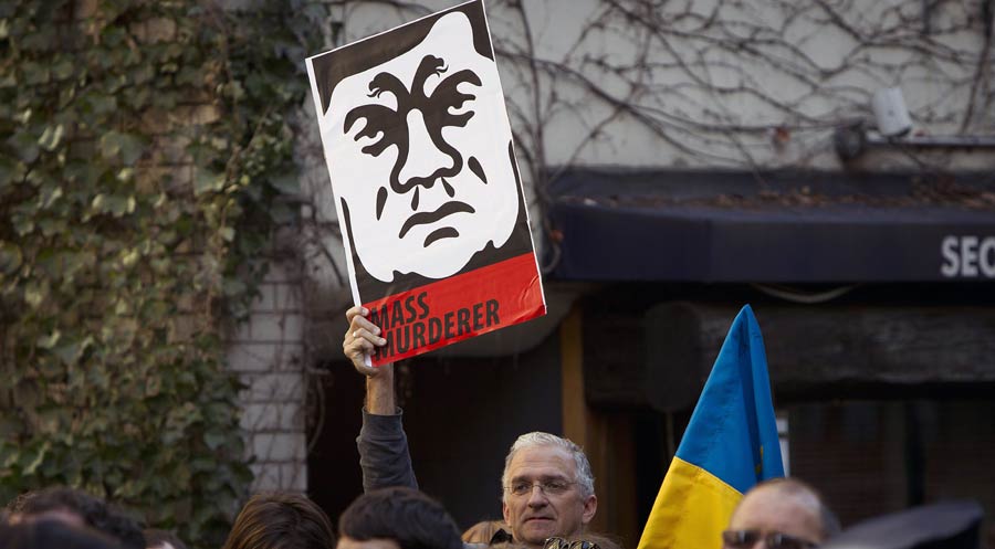 New Yorkers gather to call for peace in Ukraine