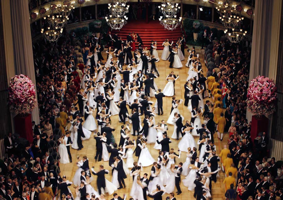 Opera Ball opens in Vienna