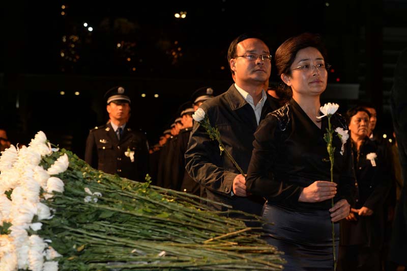 Residents mourn the dead in Kunming terror attack