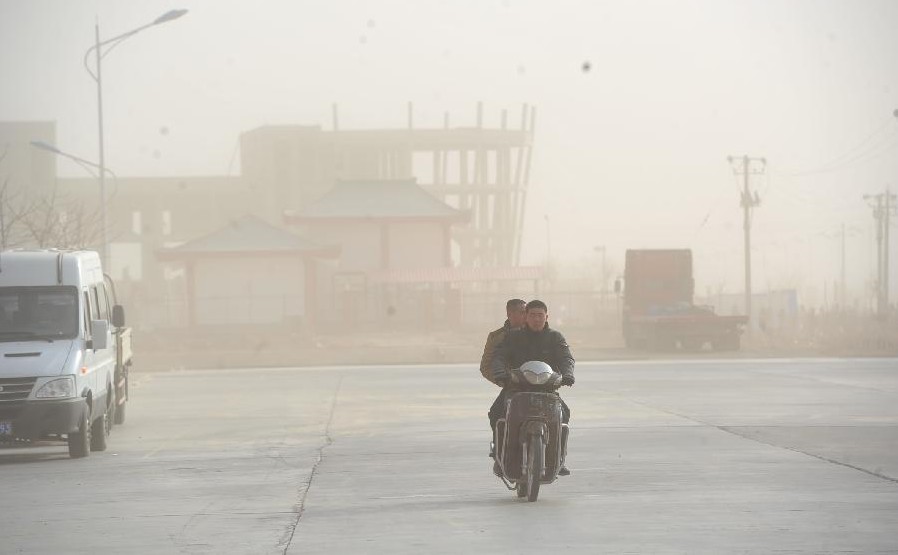 Sand storm grips NW China