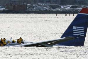 Chinese navy finds possible clues during search