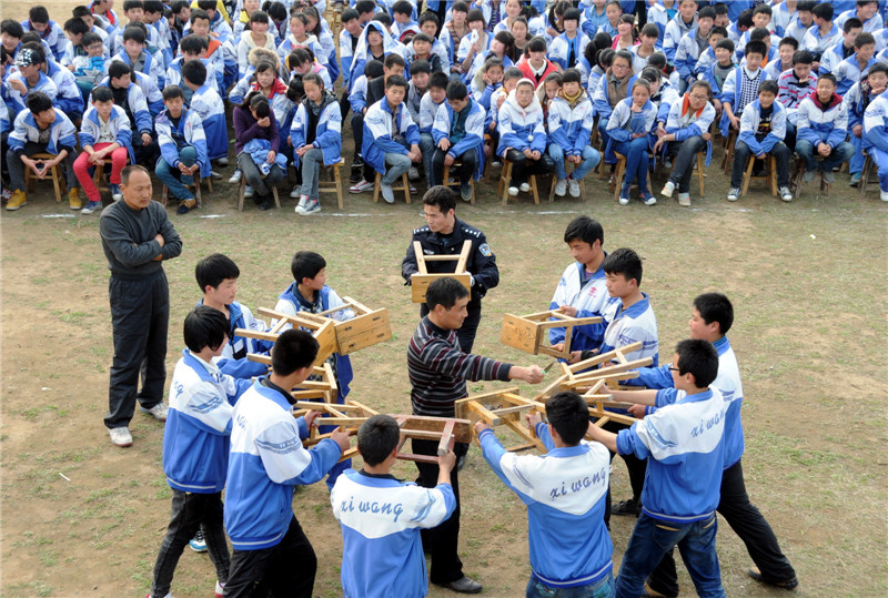 Schools hold safety drills in E China