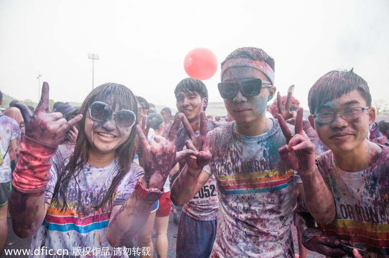 Participants run for color