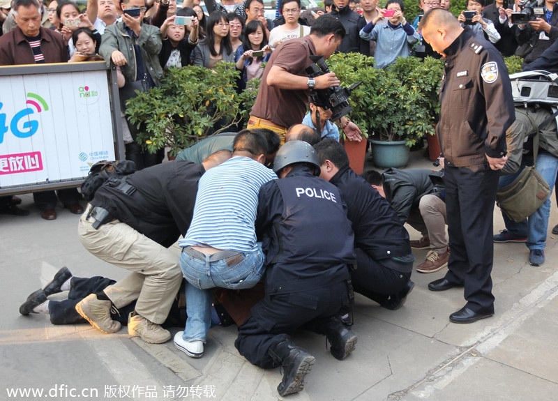 Cleaver-wielding man subdued after tense standoff