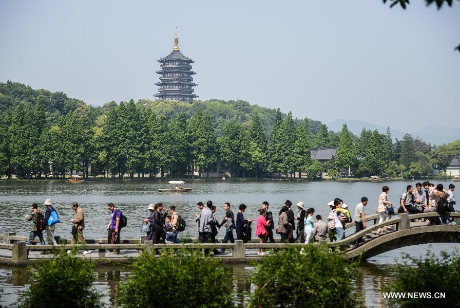 West Lake embraces travel rush period on Labor Day