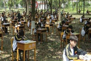 Countdown to the <EM>Gaokao</EM>: Hard work and leisure