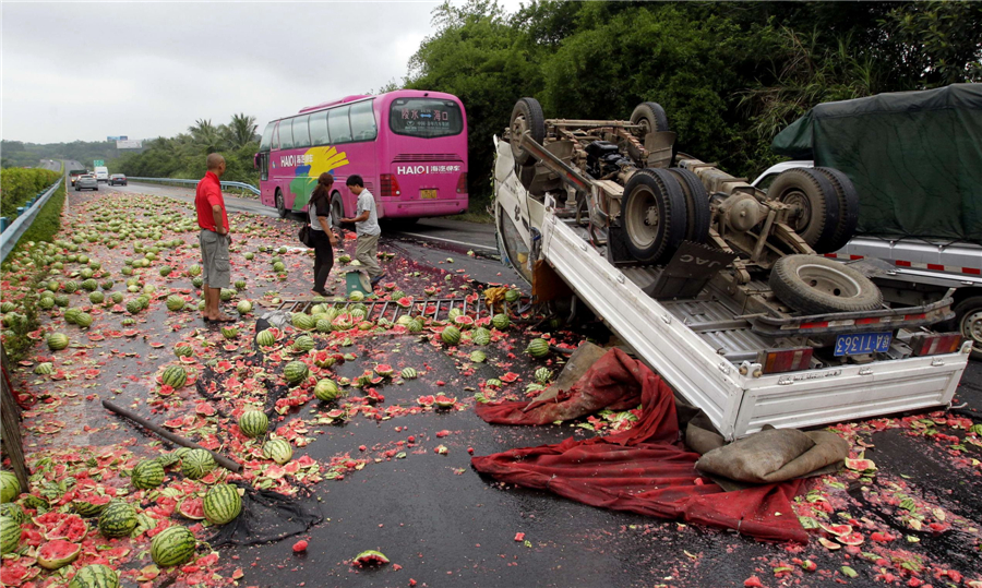 Watermelon truck overturns on highway