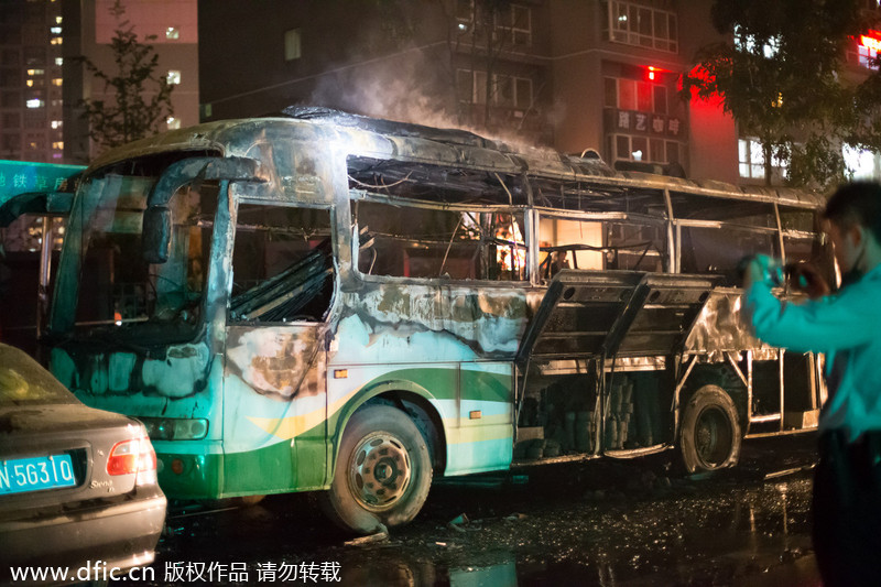 Fire on barbecue bus raises alarm in Beijing