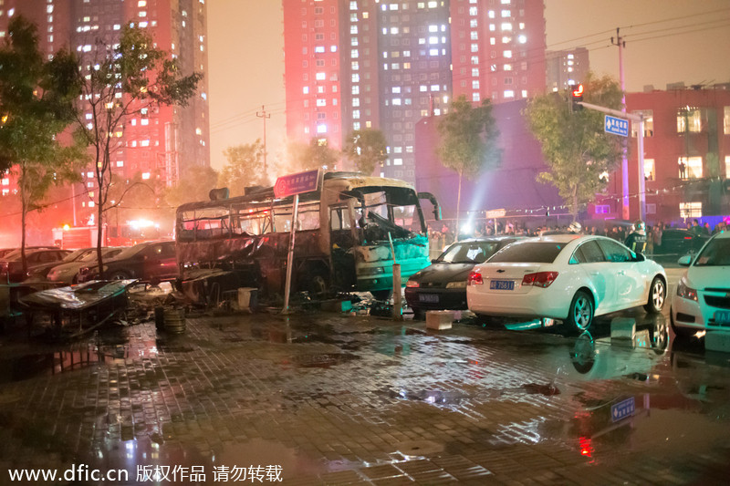 Fire on barbecue bus raises alarm in Beijing