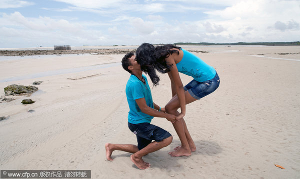 When a man loves an extremely tall woman