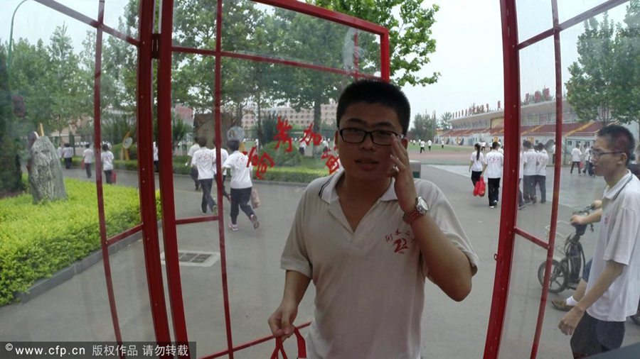 Students facing <EM>gaokao</EM> speak their minds