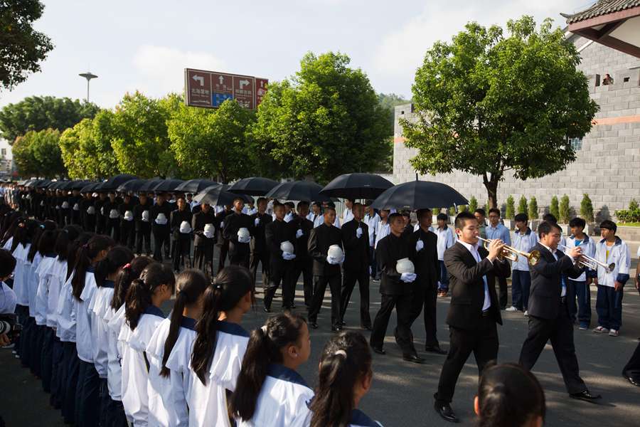 Urns of Chinese expeditionary soldiers buried in cemetery