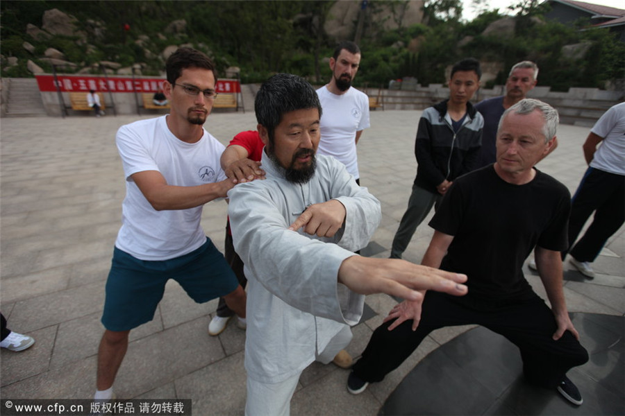 Foreigners flock to taichi school in Shandong